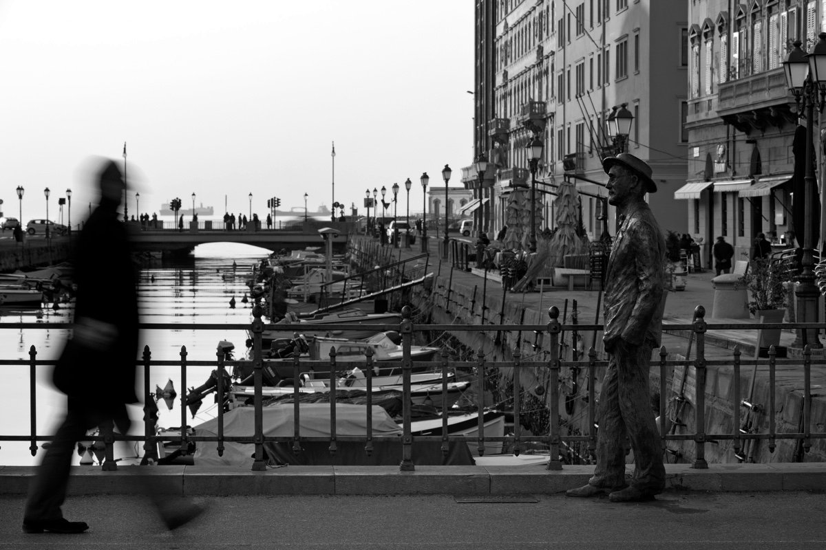 Statua di James Joyce sul Ponte Rosso, Trieste